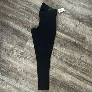 Torrid Black Leggings Ankle Length Lace Knee Size 1